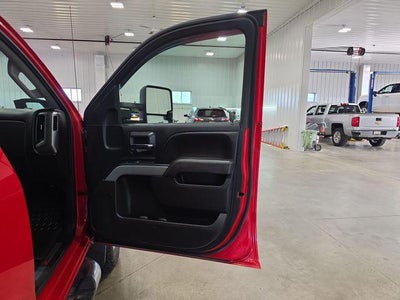 2017 Chevrolet Silverado 3500 HD Crew Cab Standard Box 4-Wheel Drive LT