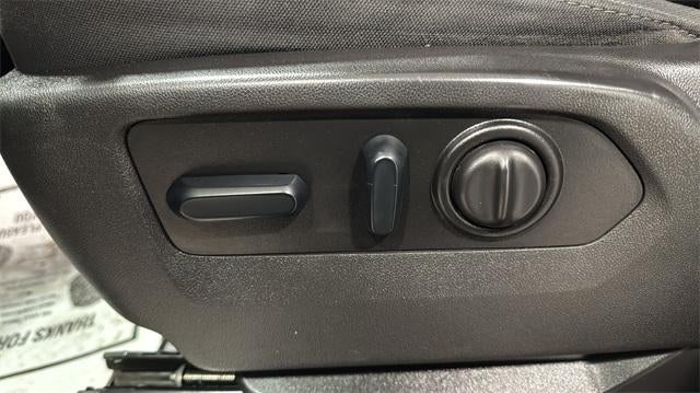 2022 Chevrolet Silverado 3500 HD Crew Cab Long Box 4-Wheel Drive LT