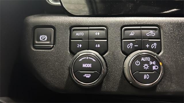 2024 Chevrolet Silverado 3500 HD Crew Cab Long Box 4-Wheel Drive LTZ