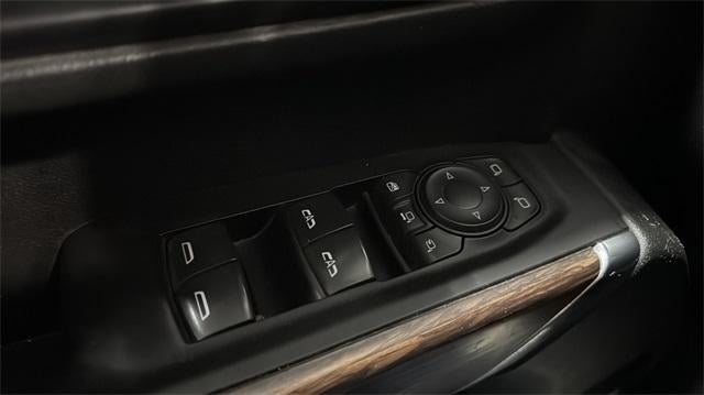 2020 Chevrolet Silverado 3500 HD Crew Cab Standard Box 4-Wheel Drive High Country