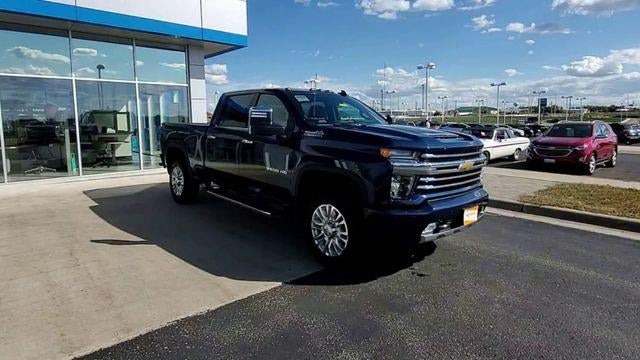 2022 Chevrolet Silverado 3500 HD Crew Cab Standard Box 4-Wheel Drive High Country