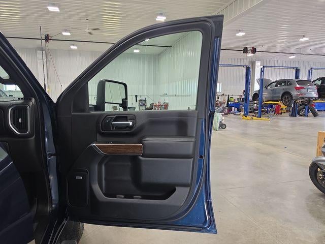 2022 Chevrolet Silverado 3500 HD Crew Cab Standard Box 4-Wheel Drive High Country