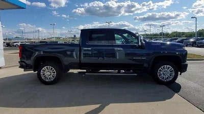 2022 Chevrolet Silverado 3500 HD Crew Cab Standard Box 4-Wheel Drive High Country