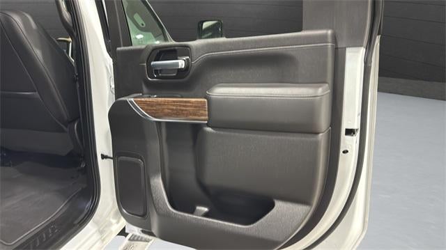 2022 Chevrolet Silverado 3500 HD Crew Cab Standard Box 4-Wheel Drive High Country