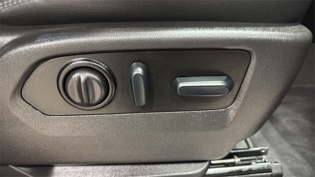 2022 Chevrolet Silverado 3500 HD Crew Cab Standard Box 4-Wheel Drive High Country