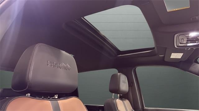 2022 Chevrolet Silverado 3500 HD Crew Cab Standard Box 4-Wheel Drive High Country