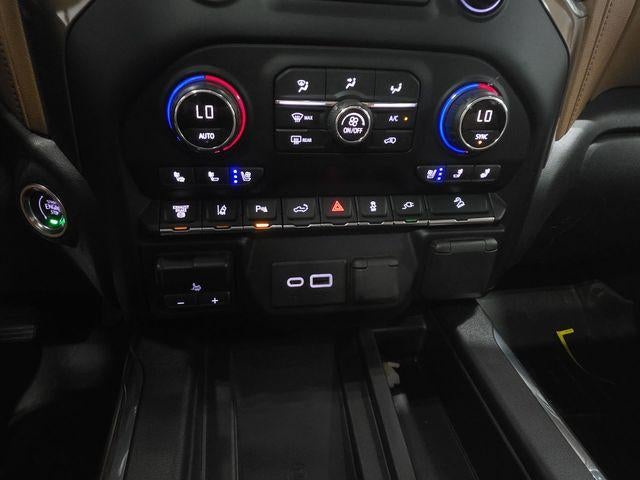 2021 Chevrolet Silverado 3500 HD Crew Cab Standard Box 4-Wheel Drive High Country