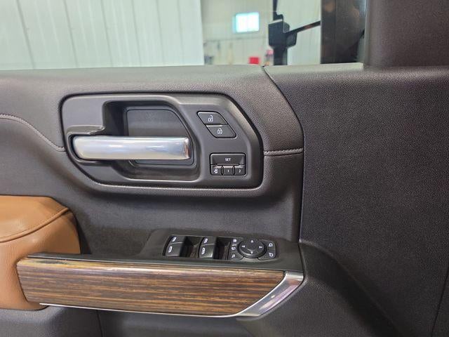 2021 Chevrolet Silverado 3500 HD Crew Cab Standard Box 4-Wheel Drive High Country
