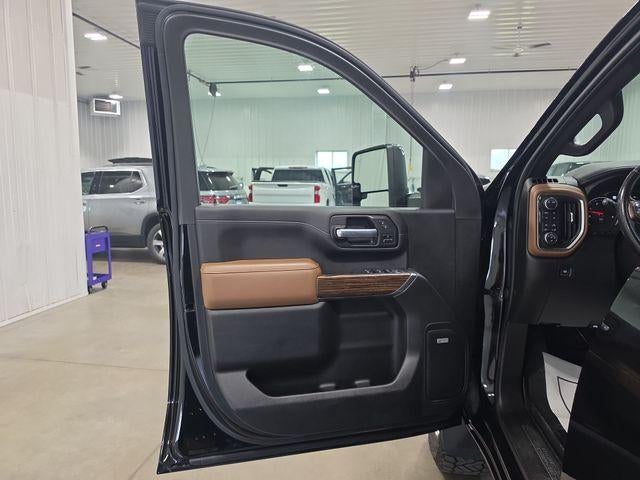 2021 Chevrolet Silverado 3500 HD Crew Cab Standard Box 4-Wheel Drive High Country