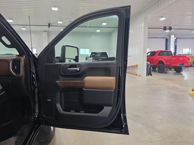 2021 Chevrolet Silverado 3500 HD Crew Cab Standard Box 4-Wheel Drive High Country