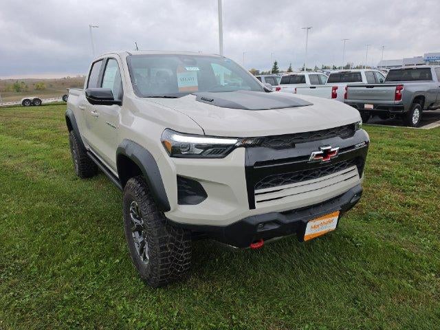 2026 Chevrolet Colorado ZR2 - Photo 2