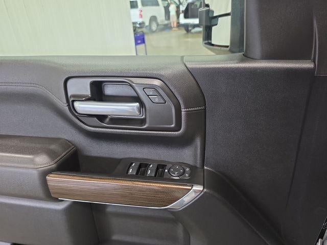 2021 Chevrolet Silverado 1500 Crew Cab Standard Box 4-Wheel Drive LT Trail Boss