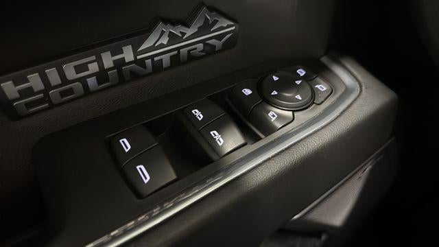 2022 Chevrolet Silverado 1500 Crew Cab Short Box 4-Wheel Drive High Country