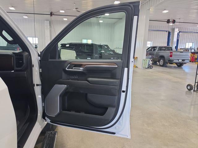 2024 Chevrolet Silverado 1500 Crew Cab Short Box 4-Wheel Drive High Country