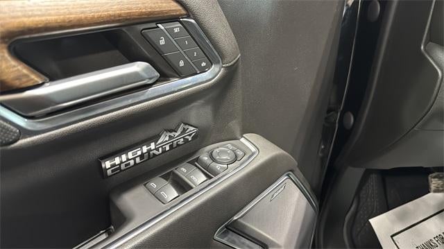 2023 Chevrolet Silverado 1500 Crew Cab Short Box 4-Wheel Drive High Country