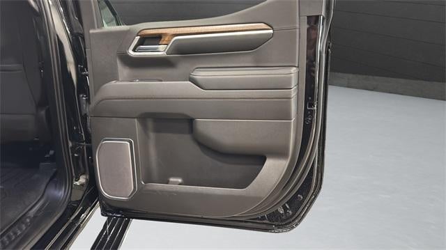 2023 Chevrolet Silverado 1500 Crew Cab Short Box 4-Wheel Drive High Country