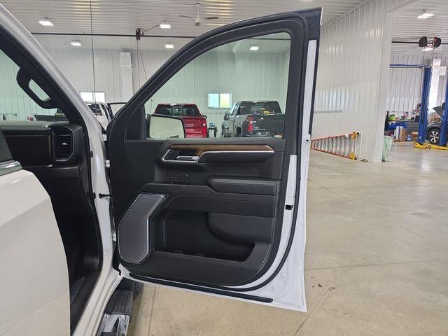 2024 Chevrolet Silverado 1500 Crew Cab Short Box 4-Wheel Drive High Country
