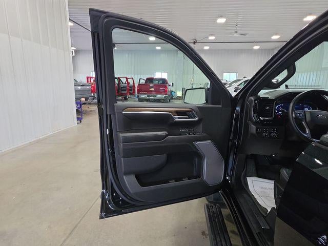 2024 Chevrolet Silverado 1500 Crew Cab Standard Box 4-Wheel Drive High Country