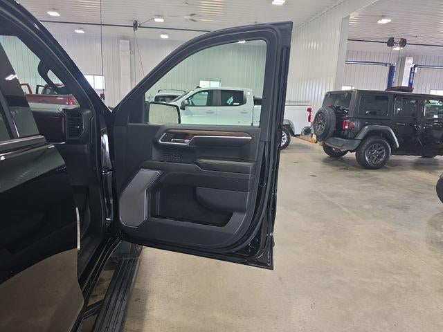 2024 Chevrolet Silverado 1500 Crew Cab Standard Box 4-Wheel Drive High Country