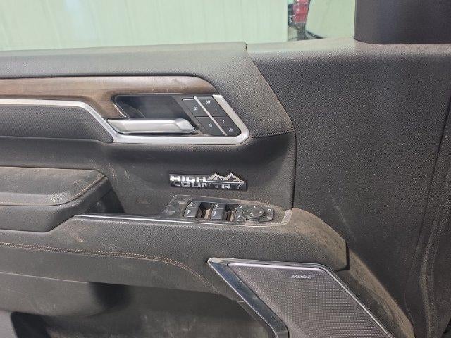 2025 Chevrolet Silverado 1500 Crew Cab Standard Box 4-Wheel Drive High Country