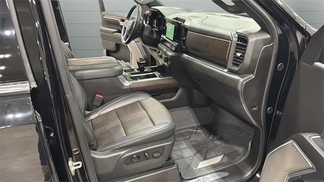 2025 Chevrolet Silverado 1500 Crew Cab Short Box 4-Wheel Drive High Country