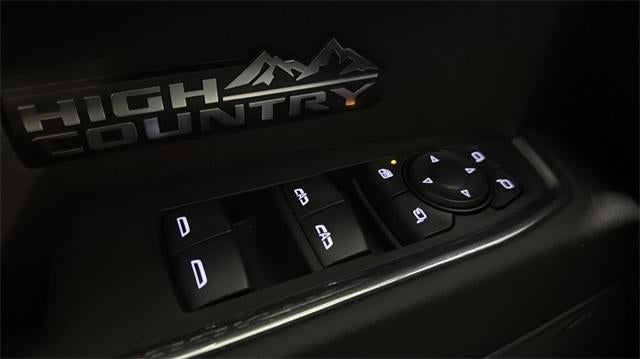 2025 Chevrolet Silverado 1500 Crew Cab Short Box 4-Wheel Drive High Country