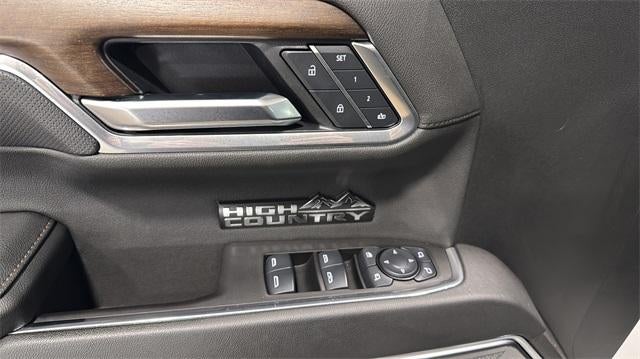 2025 Chevrolet Silverado 1500 Crew Cab Short Box 4-Wheel Drive High Country