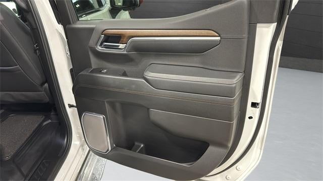 2025 Chevrolet Silverado 1500 Crew Cab Short Box 4-Wheel Drive High Country