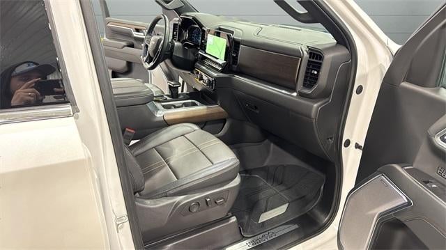 2025 Chevrolet Silverado 1500 Crew Cab Short Box 4-Wheel Drive High Country