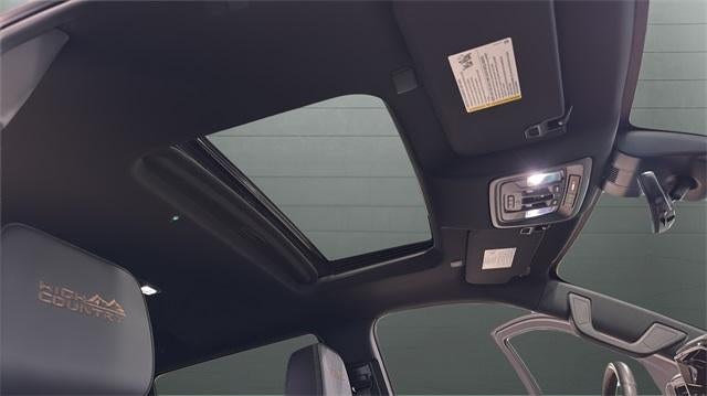 2025 Chevrolet Silverado 1500 Crew Cab Short Box 4-Wheel Drive High Country