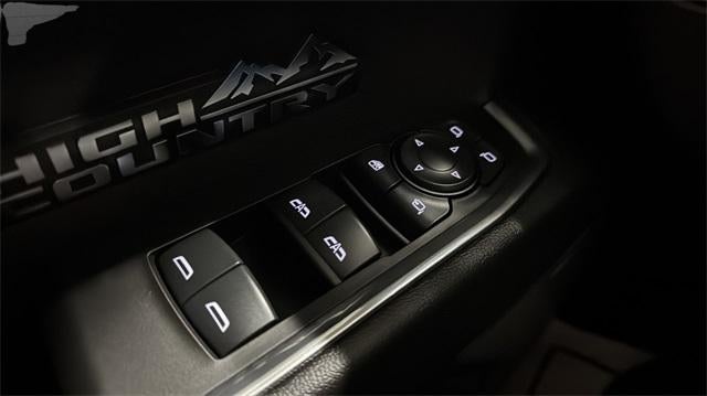 2025 Chevrolet Silverado 1500 Crew Cab Short Box 4-Wheel Drive High Country