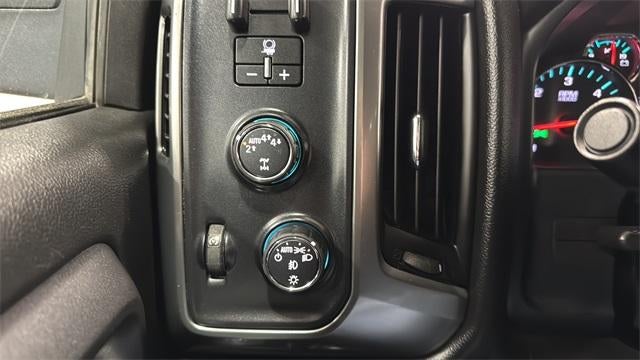 2017 Chevrolet Silverado 1500 Crew Cab Standard Box 4-Wheel Drive LT