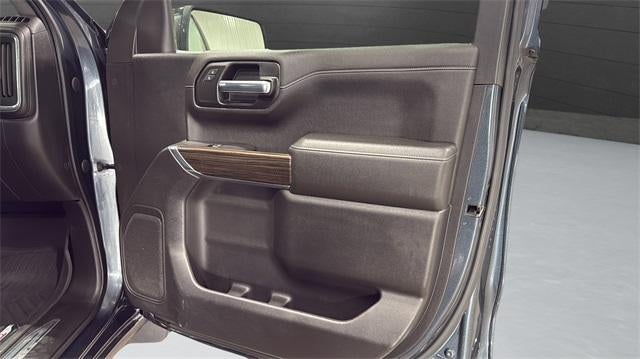 2021 Chevrolet Silverado 1500 Crew Cab Standard Box 4-Wheel Drive RST