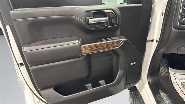 2019 Chevrolet Silverado 1500 Crew Cab Short Box 4-Wheel Drive High Country