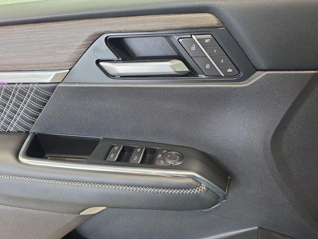 2026 GMC Acadia AWD Denali