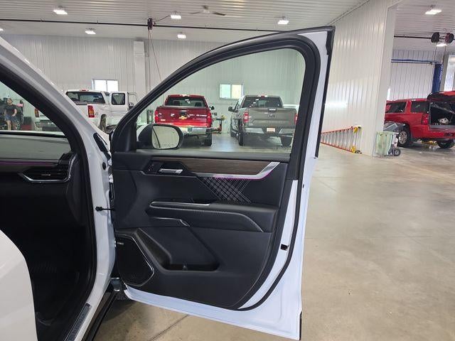 2026 GMC Acadia AWD Denali