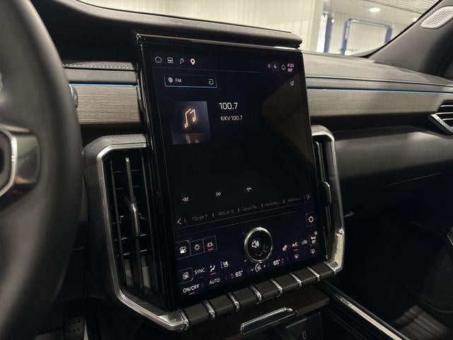 2025 GMC Acadia AWD Denali