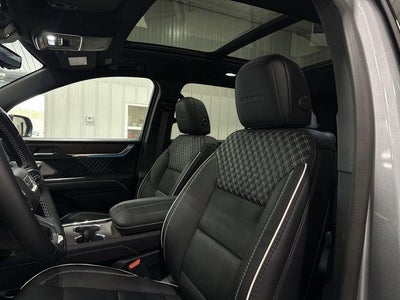 2025 GMC Acadia AWD Denali