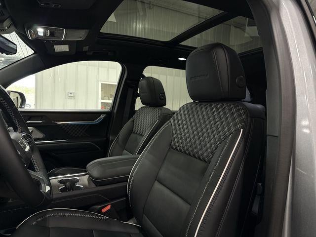 2025 GMC Acadia AWD Denali