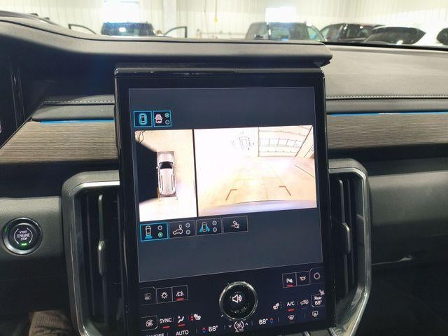 2025 GMC Acadia AWD Denali