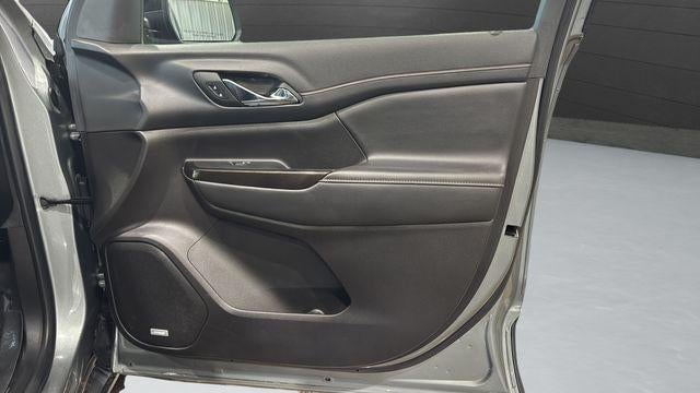 2023 GMC Acadia AWD AT4