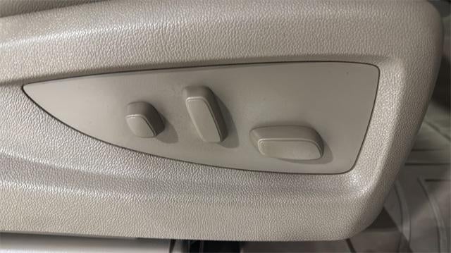 2015 GMC Yukon XL 4WD 4dr SLT