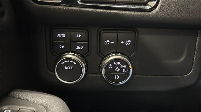 2025 GMC Yukon XL Base