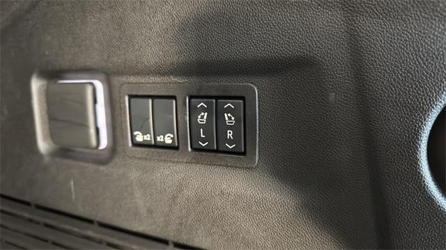 2025 GMC Yukon XL Base