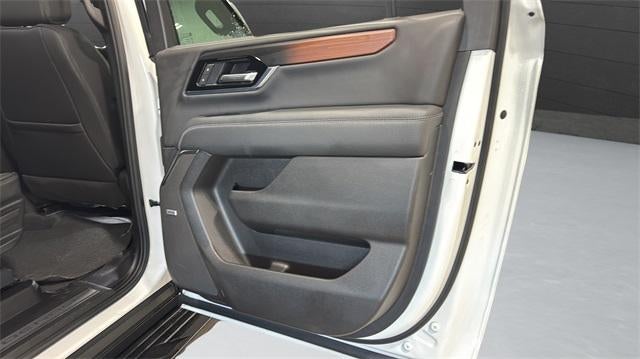 2025 GMC Yukon XL Base