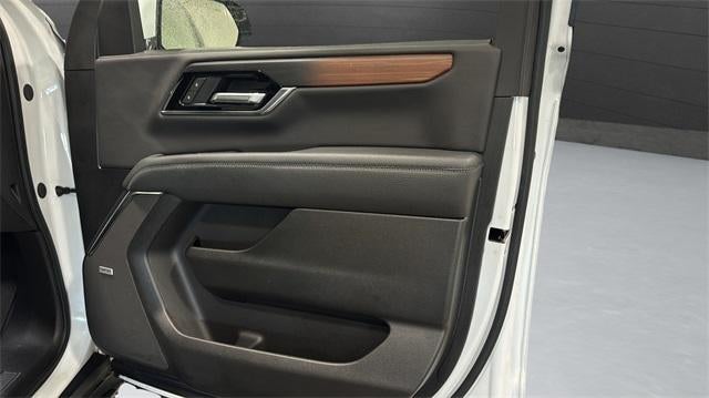 2025 GMC Yukon XL Base