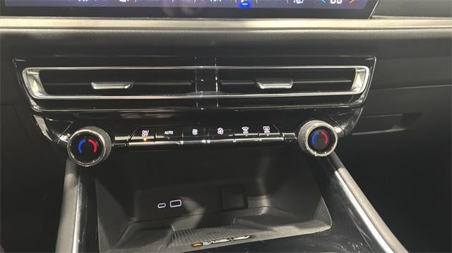 2025 Chevrolet Traverse LT w/2LT