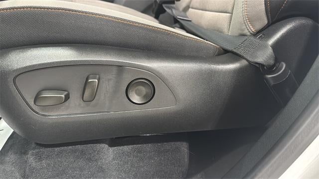 2025 Chevrolet Traverse LT w/2LT