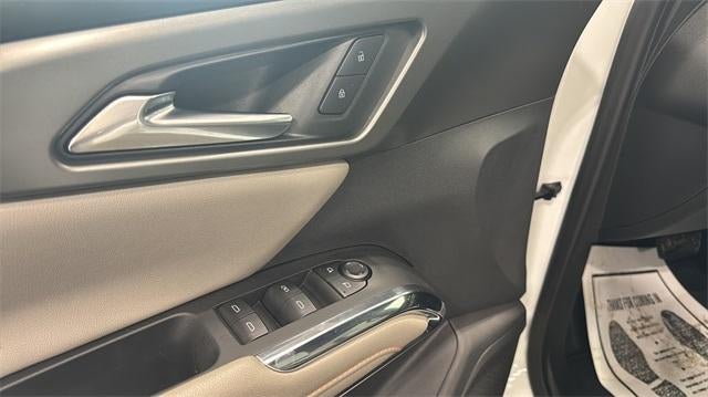 2025 Chevrolet Traverse LT w/2LT