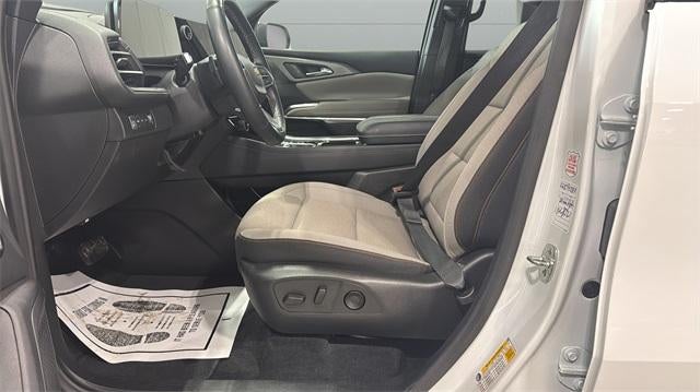 2025 Chevrolet Traverse LT w/2LT